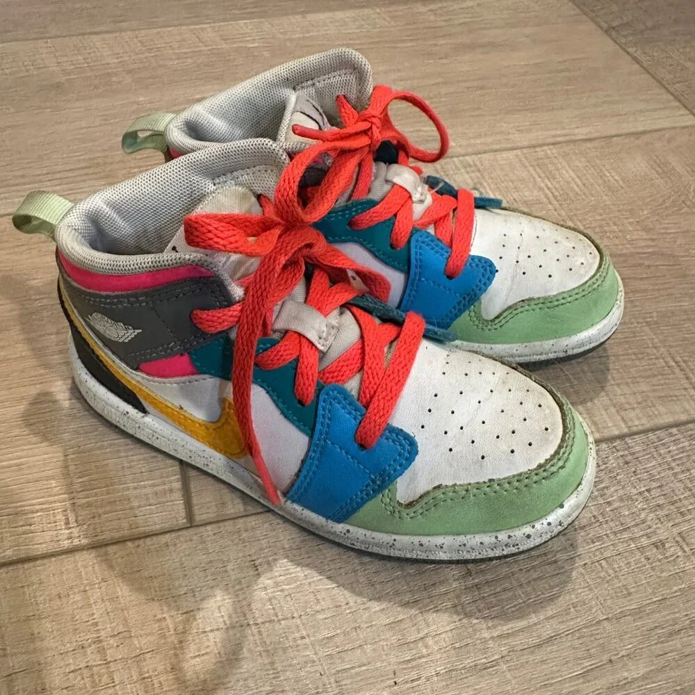 NIKE GIRLS SIZE 9C AIR JORDAN HIGH TOP SHOES COLOR